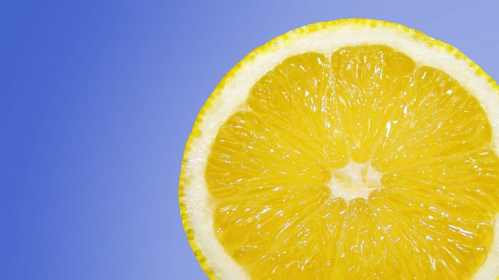 Lemon essential oil for allergies