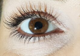 how to grow eyelashes naturally